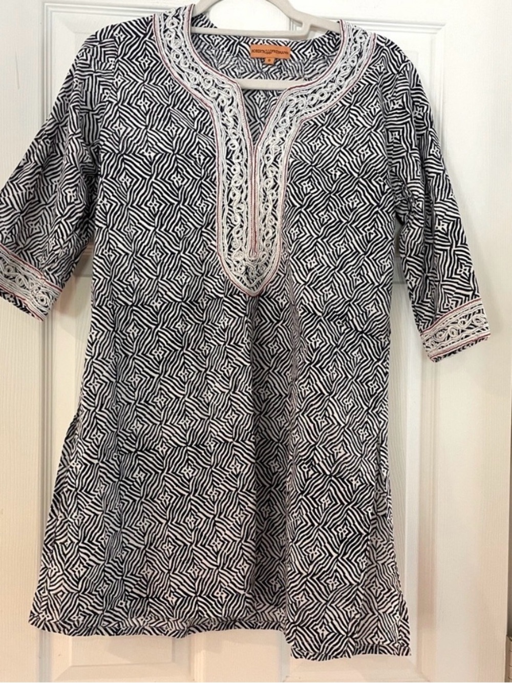 ROBERTA FREYMANN (ROLLER RABBIT) mid-sleeved beaded tunic